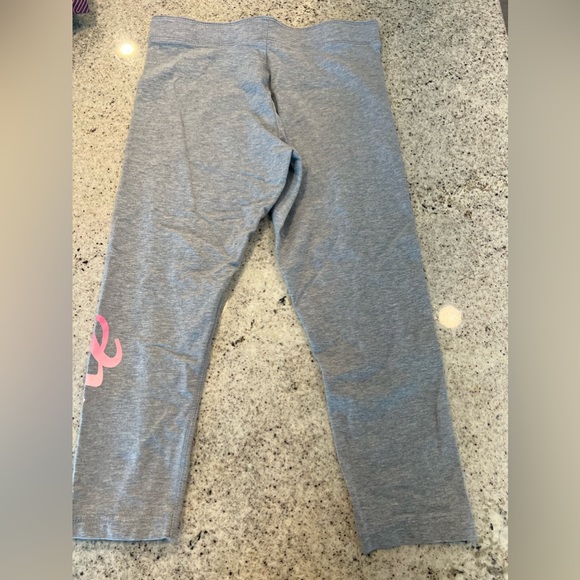 Nike Cropped Leggings - Picture 6 of 6